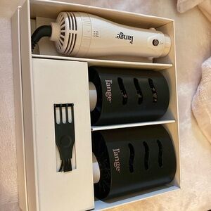 L’ange Volume hot hair brush with two sizes of attachments